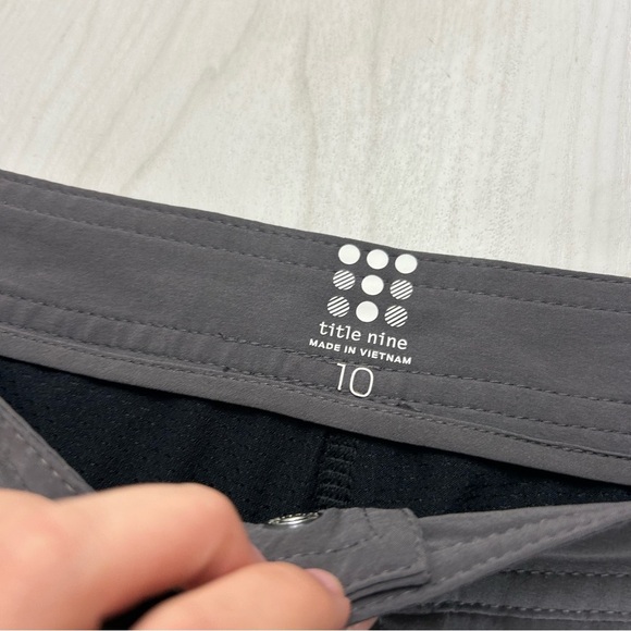 Title Nine Swingtastic Athletic Gray Skort Hiking Outdoors Active Size 10 - Picture 3 of 6